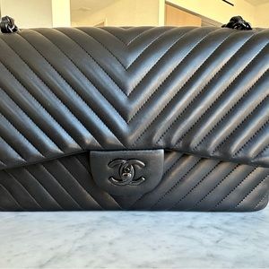 *rare* chanel so black jumbo